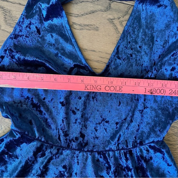 Lulus Blue Velvet Open Cross Back Mini Skater Fit & Flare Cocktail Dress Size M - Picture 6 of 9